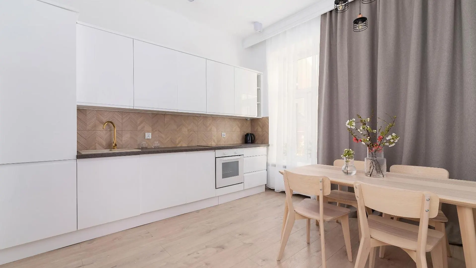 1 - Bedroom Apartment - Powisle 2 Krakow Poland